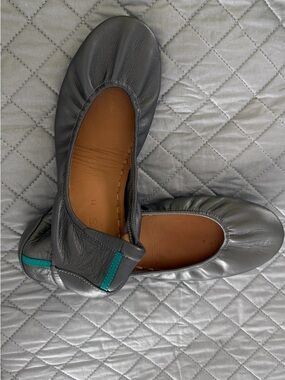 Women’s Metallic Gray Ballet Flats with Teal Accent, size 11 Tieks